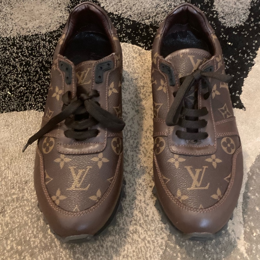 Louise Vuitton US8
